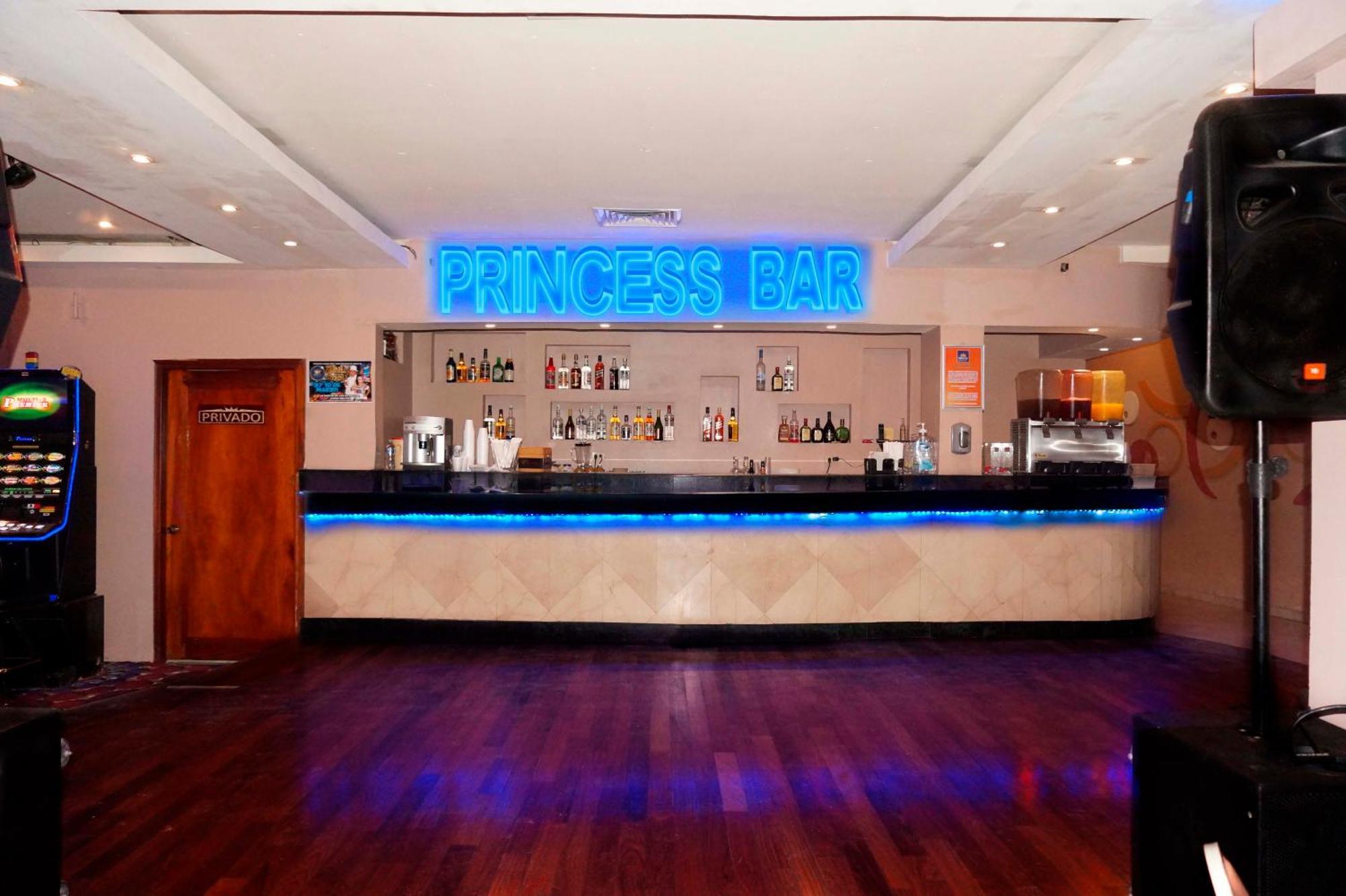 קורוזאל Princess Hotel And Casino Free Zone מראה חיצוני תמונה